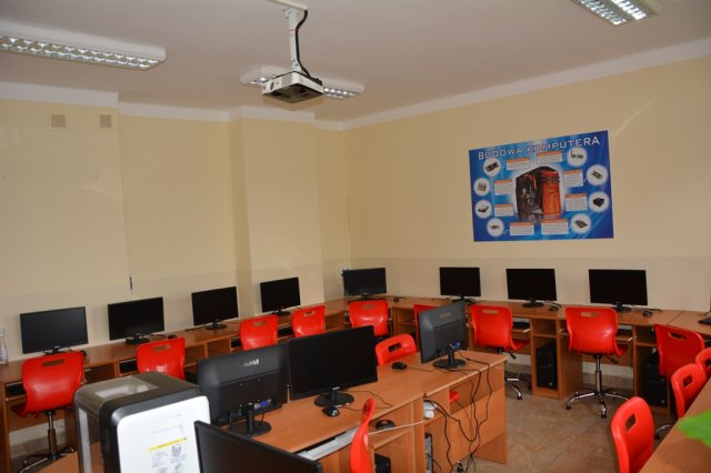 Sala informatyczna i językowa